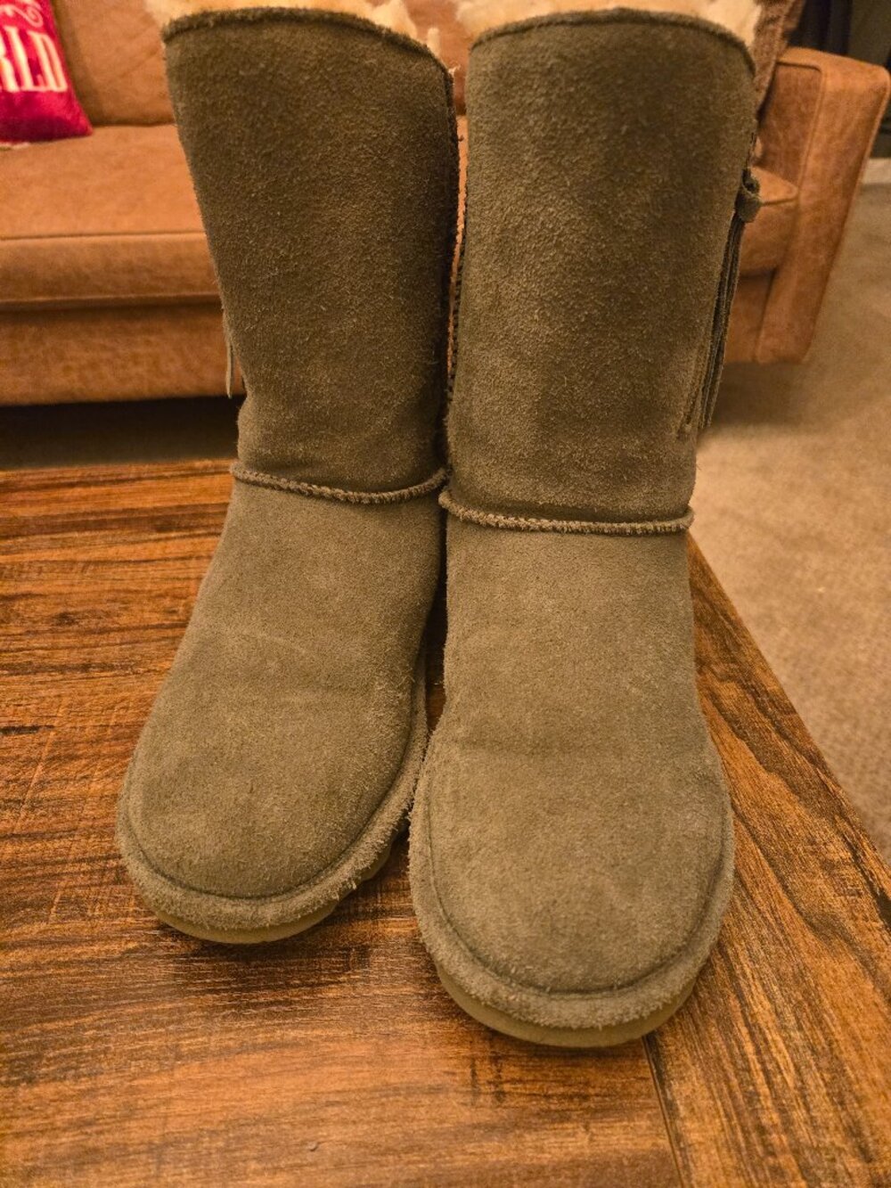 BEARPAW OLIVE GREEN BOOTS